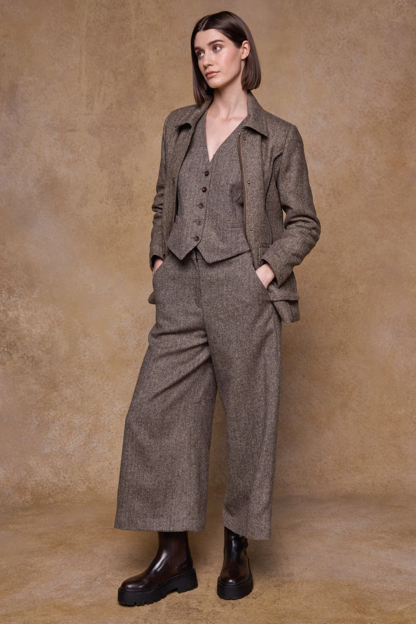 Aine Tweed Jacket - Light Tan Herringbone - Image 3