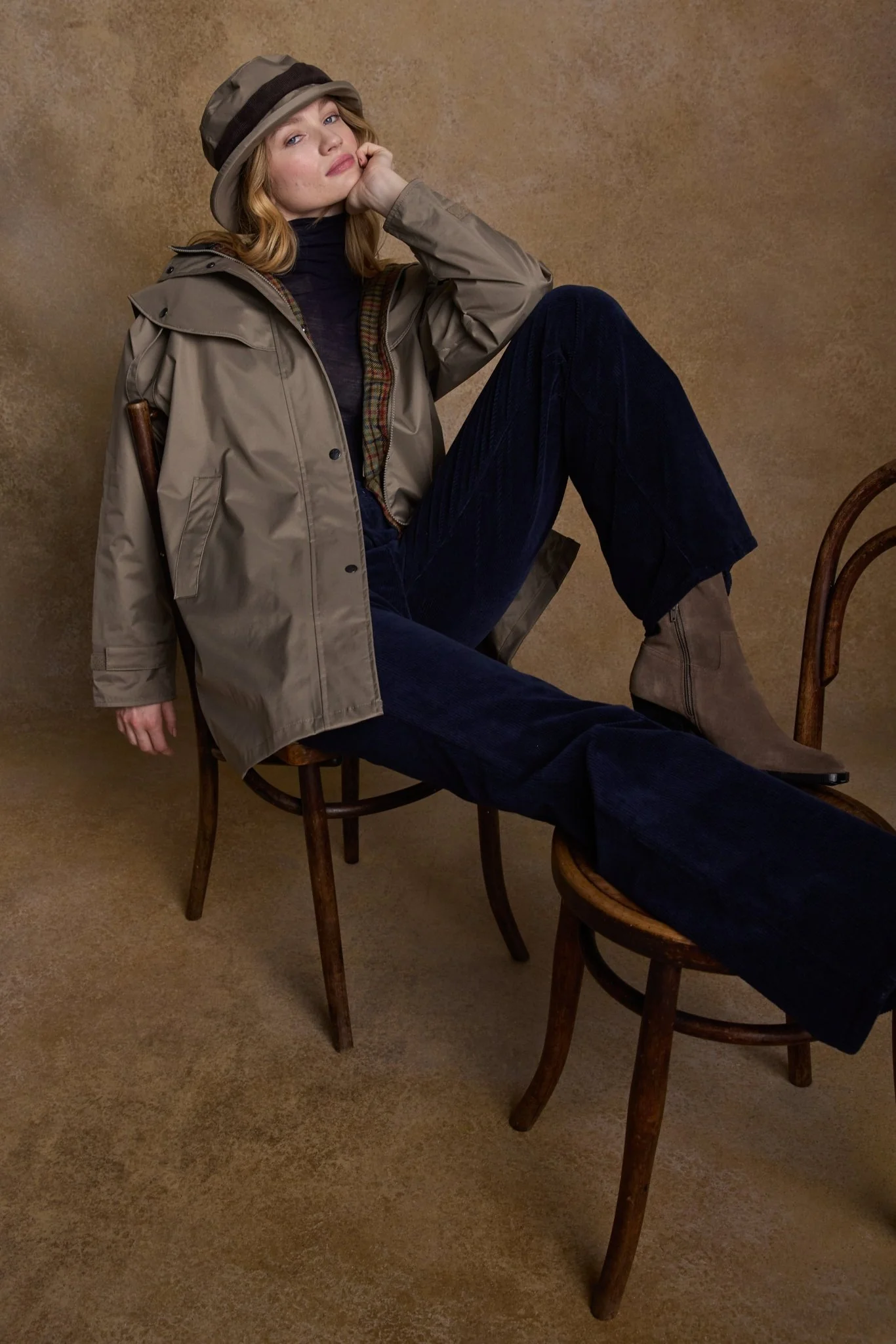 Cotswold Waterproof Jacket - Chinchilla - Image 9