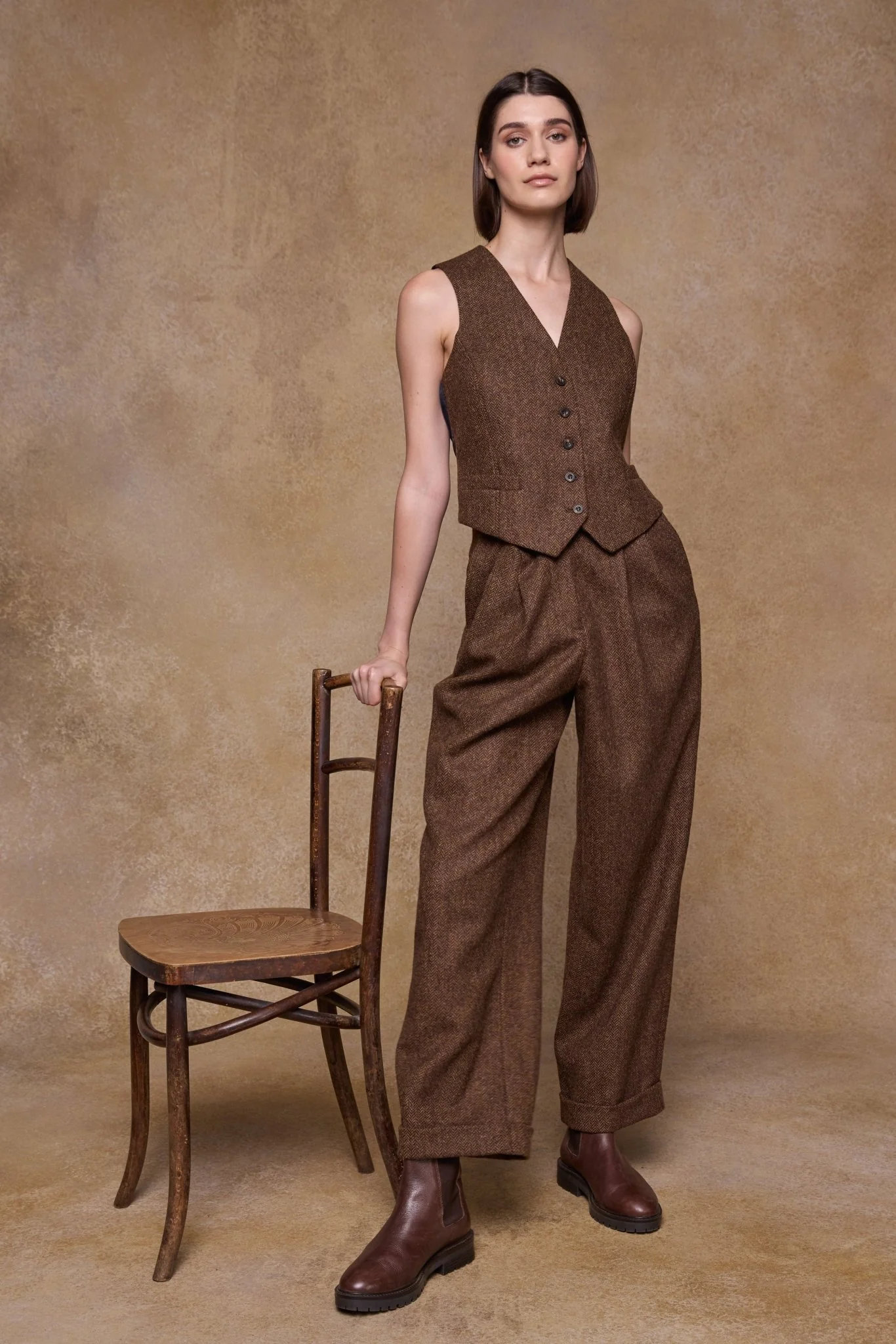 Faye Tweed Trousers - Chestnut Herringbone - Image 4
