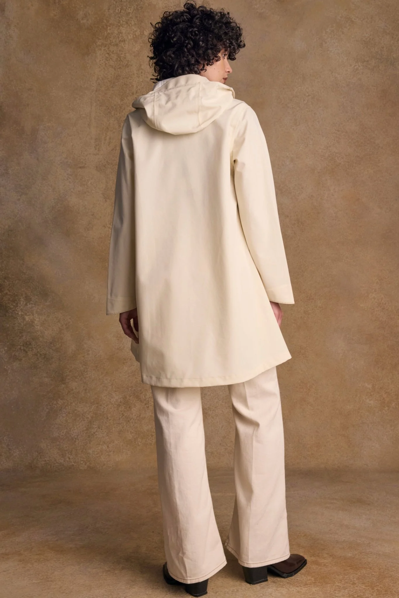 Fiadh Waterproof Jacket - Pearl - Image 8