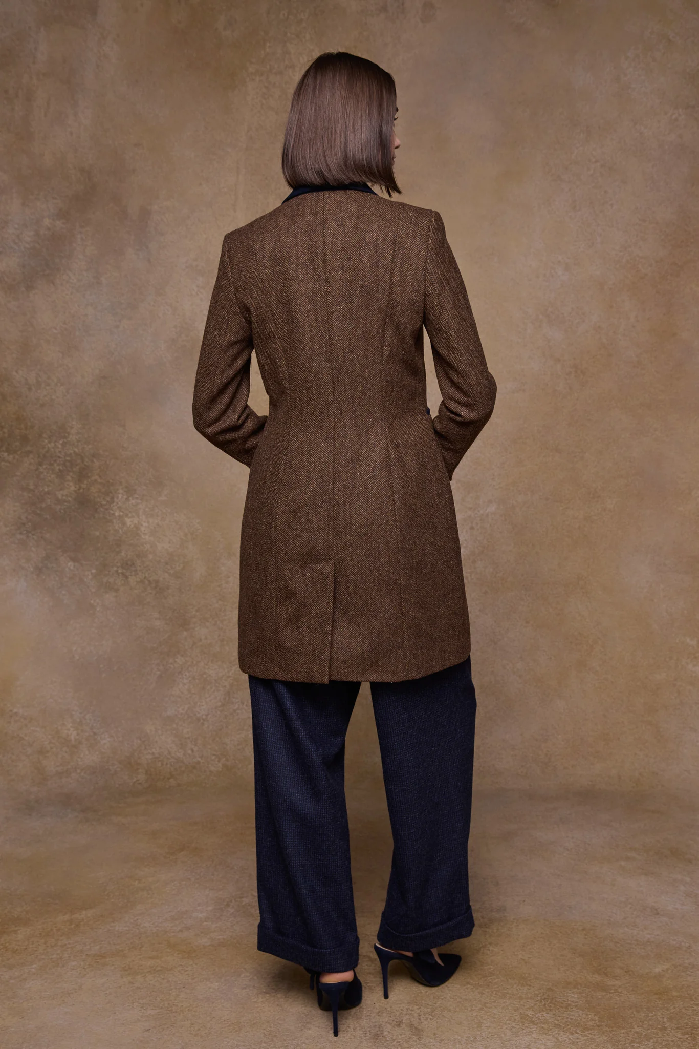 Isabella Tweed Coat - Chestnut Herringbone - Image 11