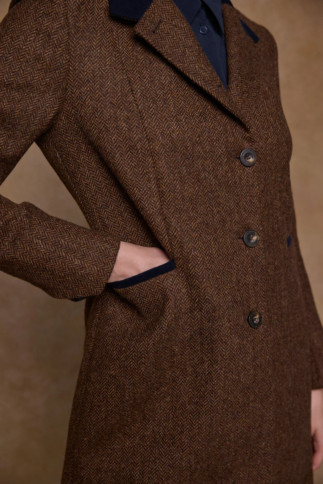 Isabella Tweed Coat - Chestnut Herringbone - Image 7