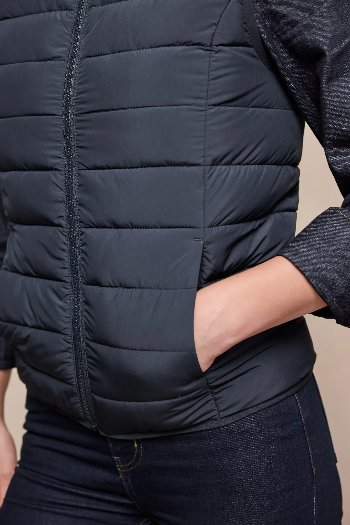 Leah Puffa Gilet - Navy - Image 5
