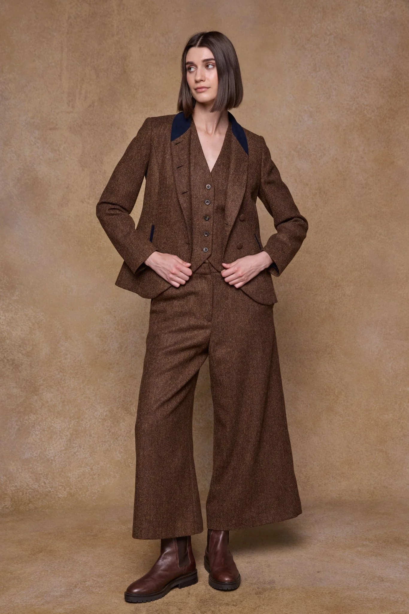Nicole Tweed Jacket - Chestnut Herringbone - Image 9