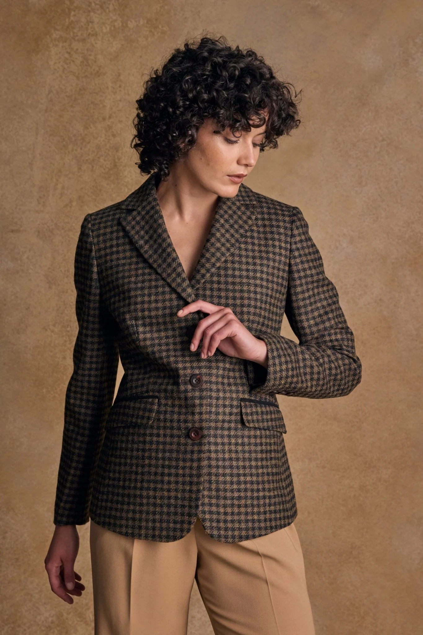 Tara Tweed Hacking Jacket - Earth Check - Image 7
