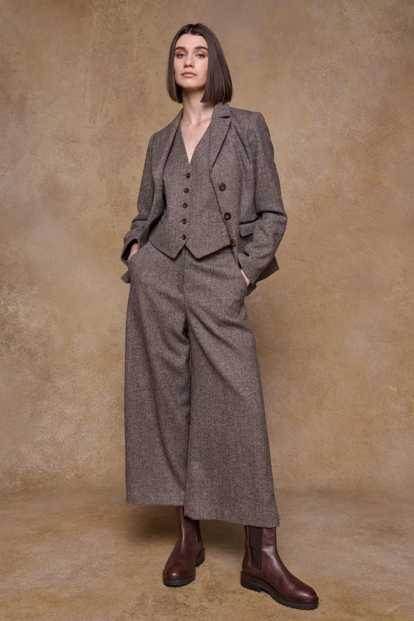 Tara Tweed Hacking Jacket - Light Tan Herringbone - Image 4