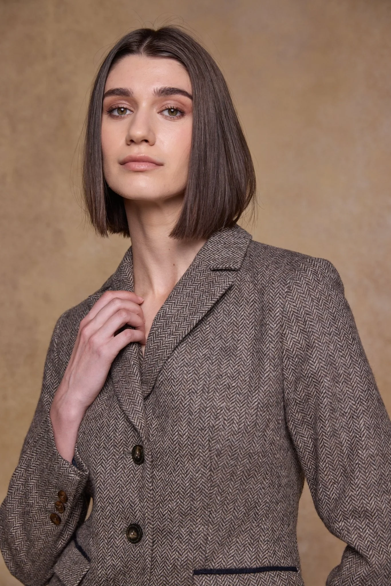 Tara Tweed Hacking Jacket - Light Tan Herringbone - Image 5