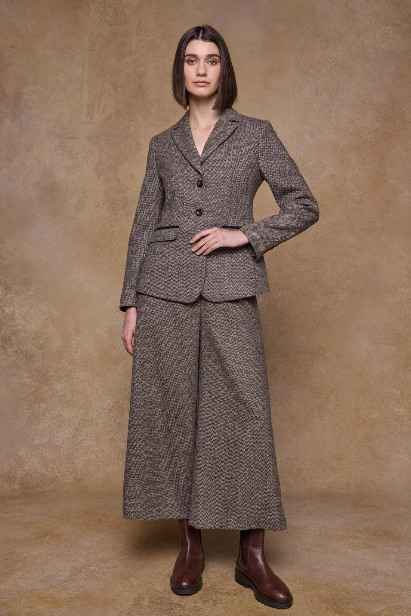 Tara Tweed Hacking Jacket - Light Tan Herringbone - Image 6